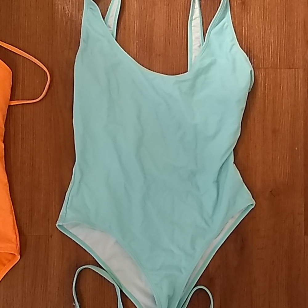 Swimsuits - Picture 7 of 8